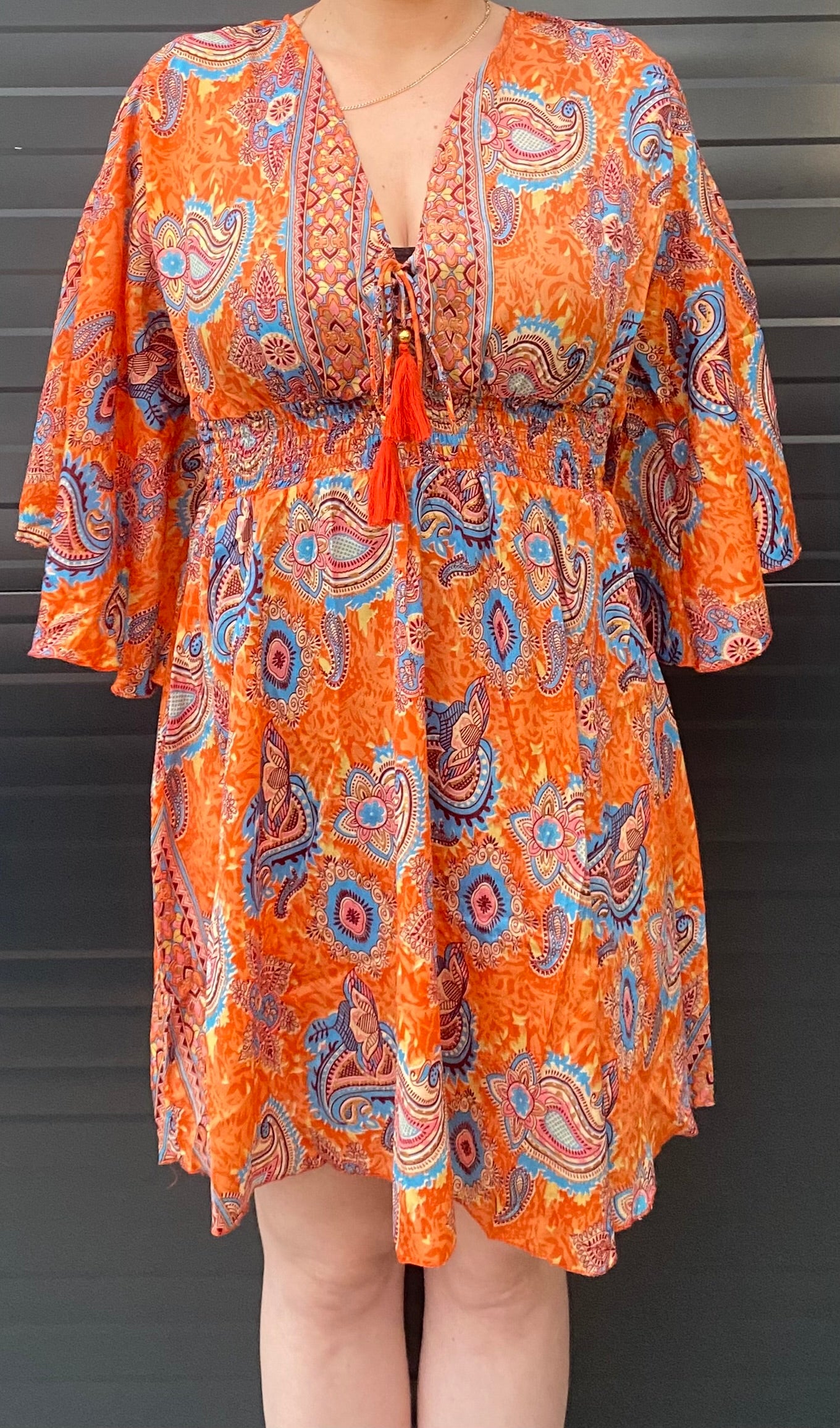 ibiza jurk oranje blauw klosjes